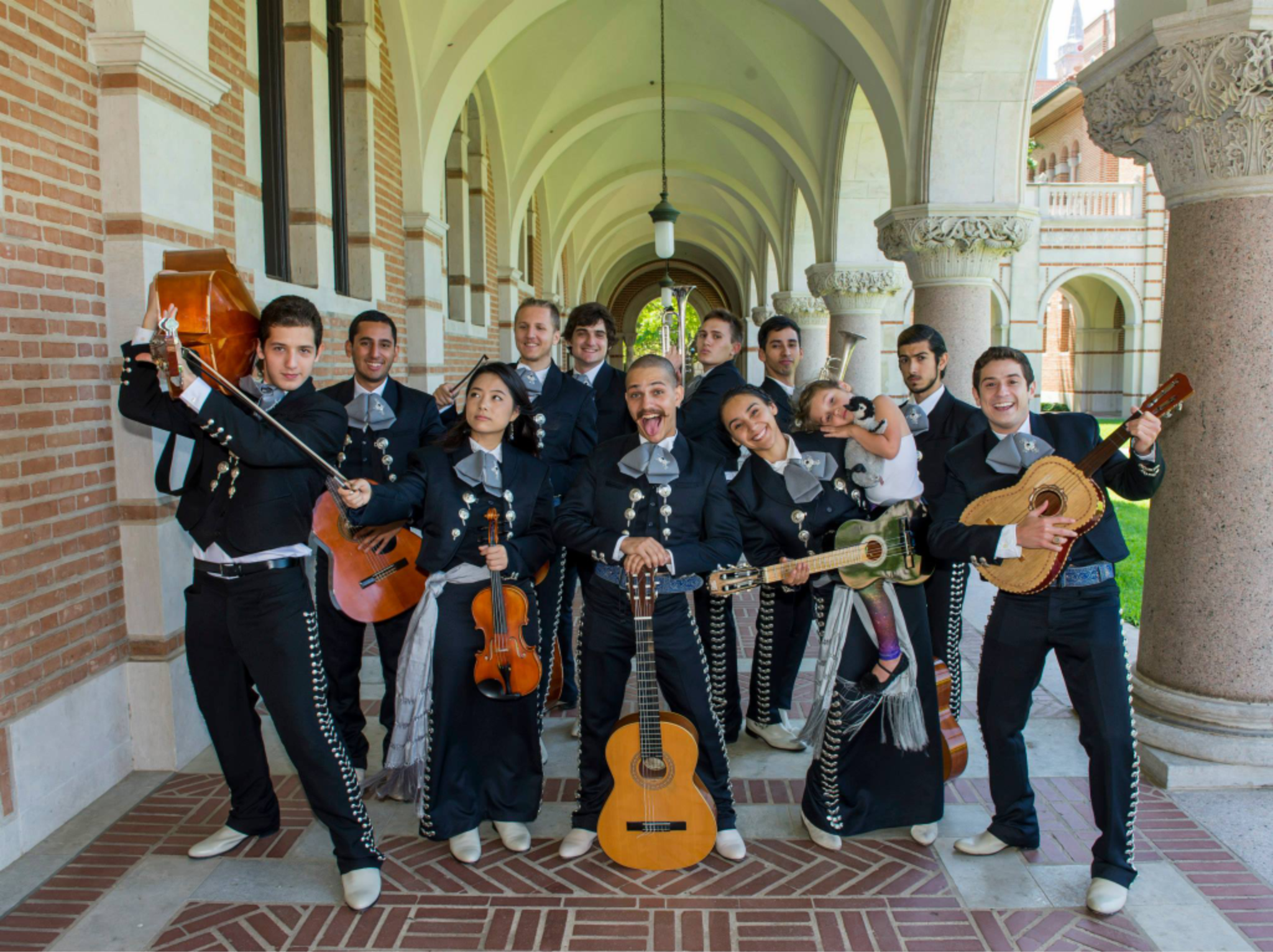 Mariachi Luna Llena (2014)